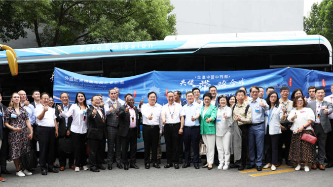 外交部驻港公署率团参访宇通！