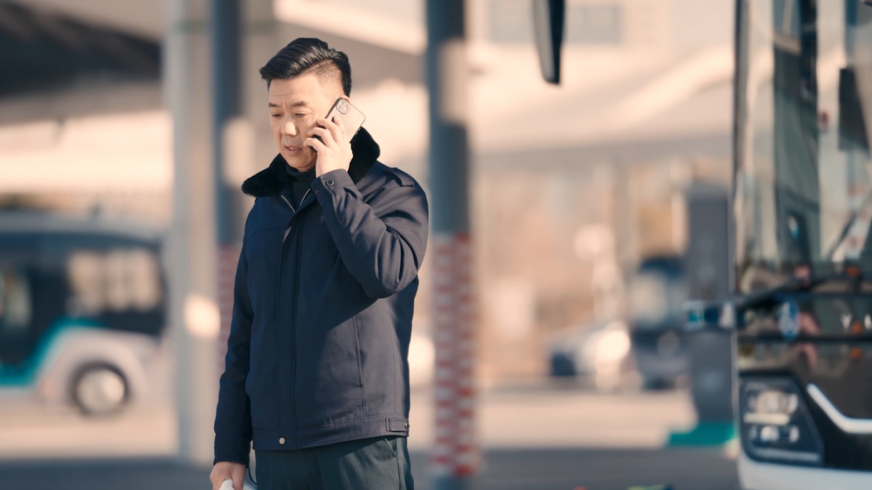 爱在一起,伴你回家!宇通新年贺岁微电影暖心献映 4.jpg