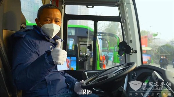 40辆宇通纯电动平江开跑 拉开红色沃土绿色发展新篇章 5.jpg