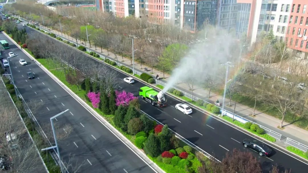10万人围观!宇通环卫3年蝉联第一靠的是什么? 13.jpg