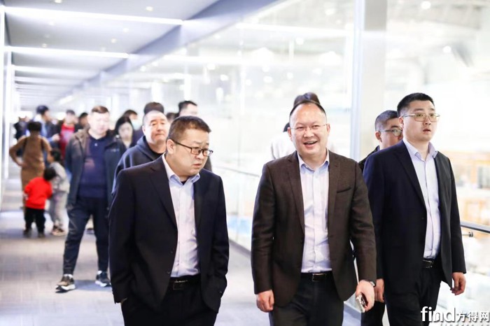 专家&大咖集结!新能源重卡行业发展研讨会盛大召开! 2.jpg