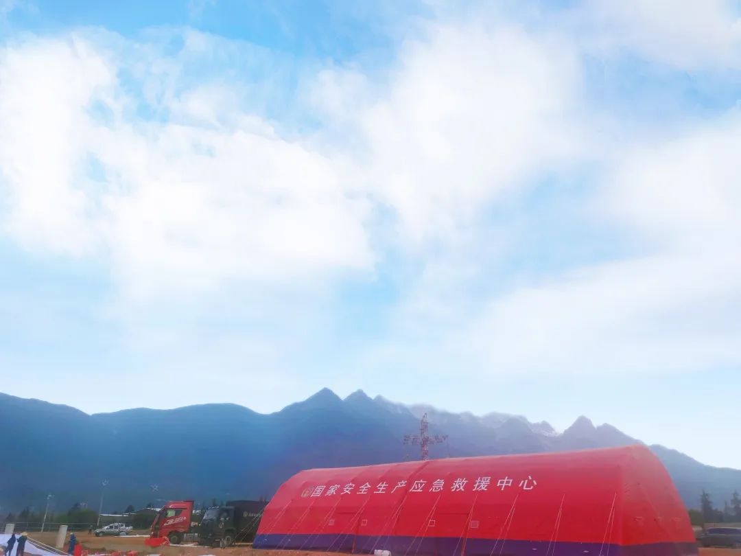 “应急使命·2023”丽江站启动,宇通专用车先行护航! 1.jpg