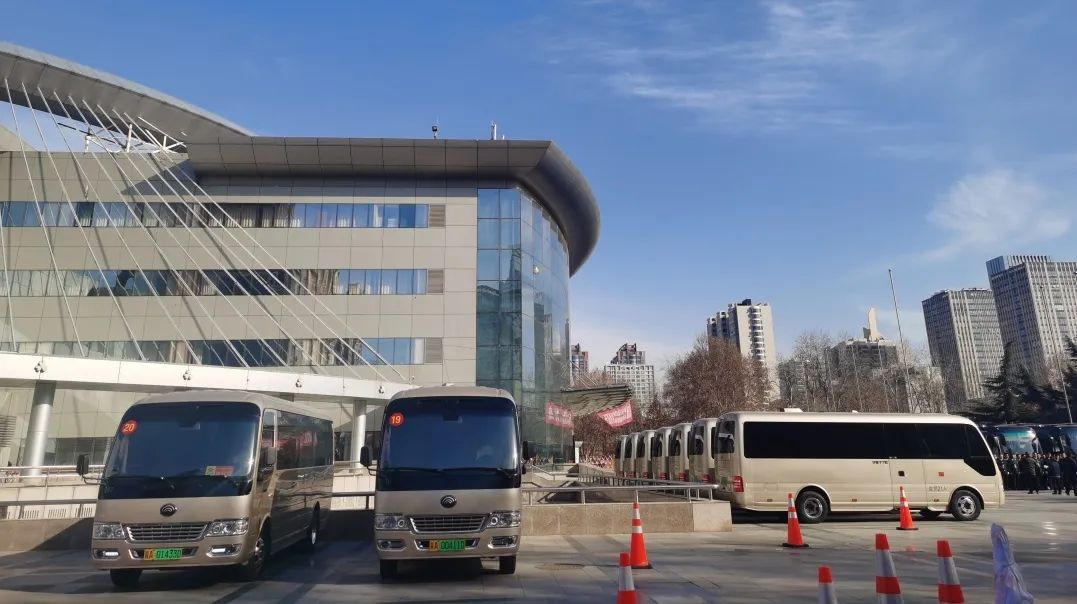 148辆宇通T7领衔！343辆宇通客车护航全国地方两会