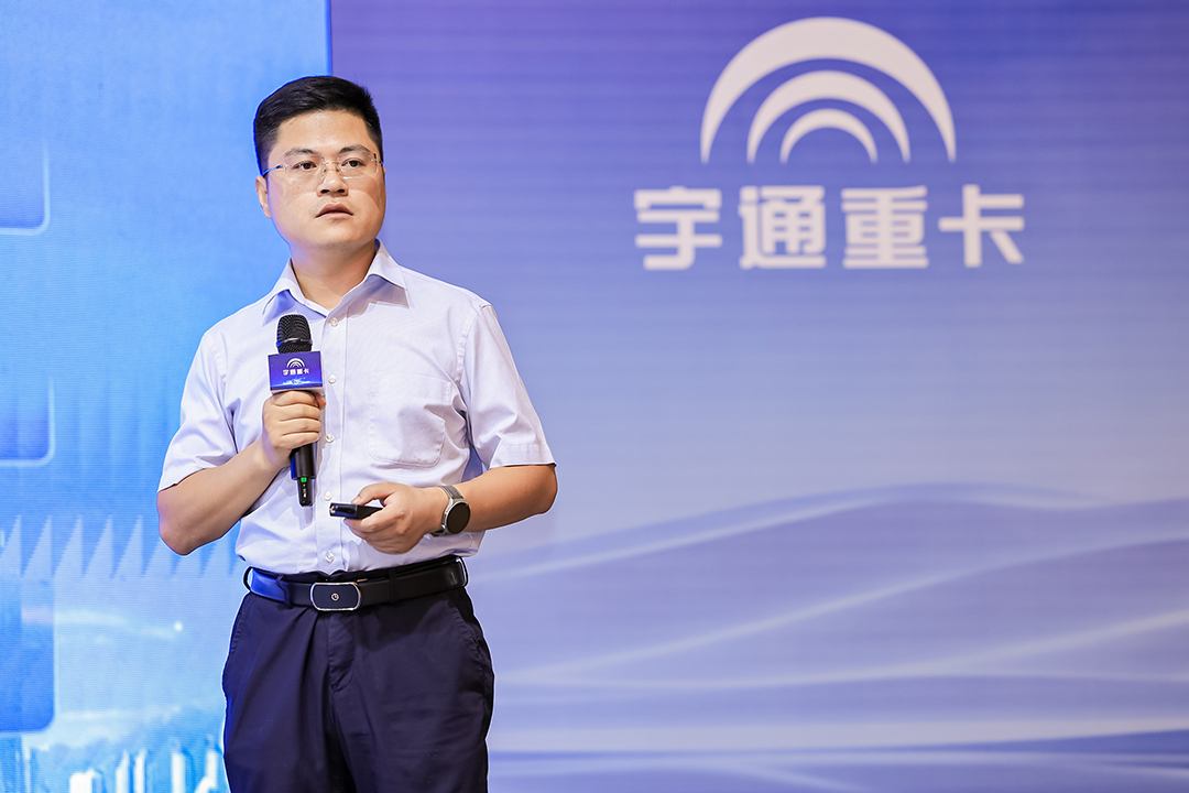 刷新纯电重卡续航新高度，宇通600度纯电牵引车新品上市！