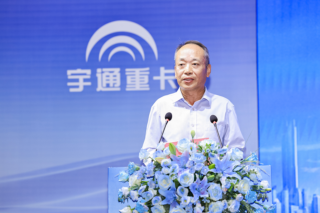 刷新纯电重卡续航新高度，宇通600度纯电牵引车新品上市！