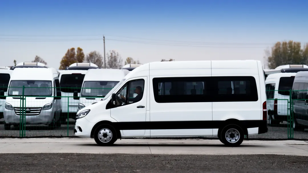 500台宇通全新车型轻客V6发往拉美地区