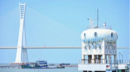 海南环岛旅游公路观光巴士火爆出圈,宇通助力海汽集团加速探索旅游运营新模式 海南环岛旅游公路观光巴士火爆出圈,宇通助力海汽集团加速探索旅游运营新模式