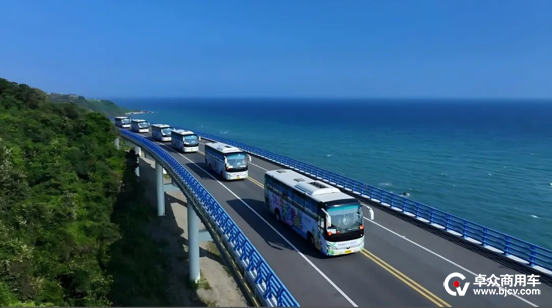 海南环岛旅游公路观光巴士火爆出圈,宇通助力海汽集团加速探索旅游运营新模式 海南环岛旅游公路观光巴士火爆出圈,宇通助力海汽集团加速探索旅游运营新模式