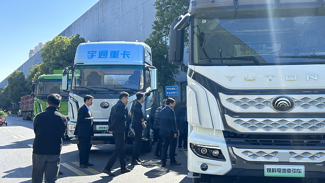 实力见证 | 哈密市考察团莅临宇通重卡，共绘氢能零碳物流蓝图