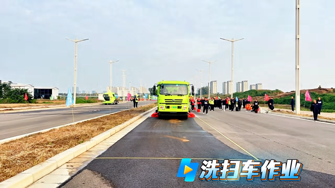 看见TA的名字，致敬不凡坚守！宇通环卫祝所有环卫工人节日快乐！