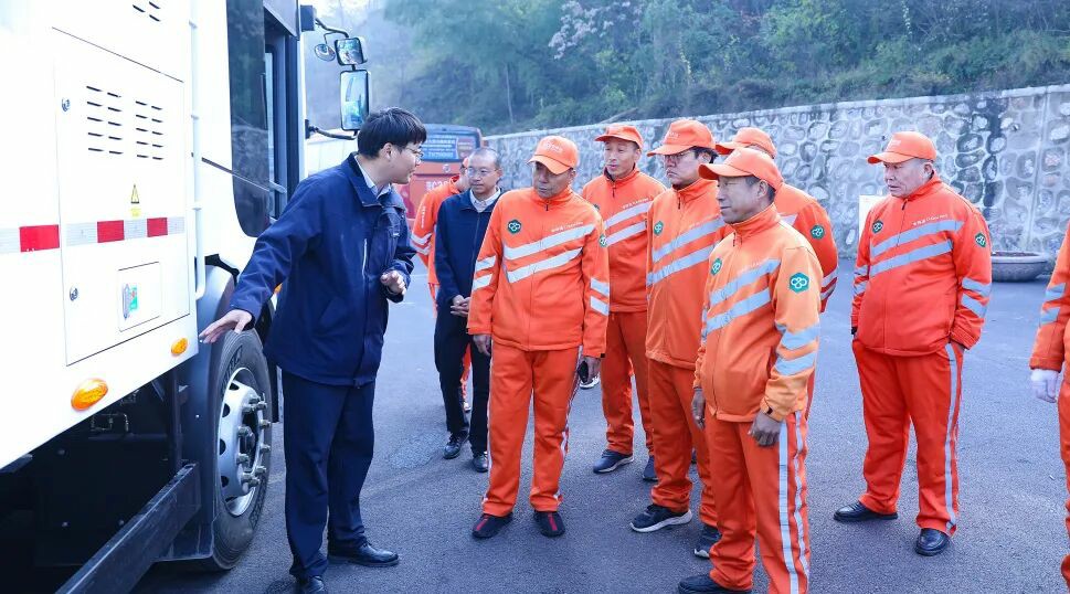 装备焕新，洁护阳泉！宇通环卫助力山西点亮城市新景！