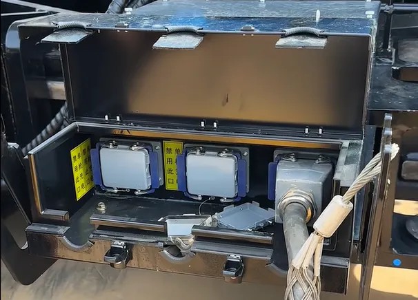 宇通纯电动港口轮胎起重机：以硬核三电技术，护航港口绿色高效作业