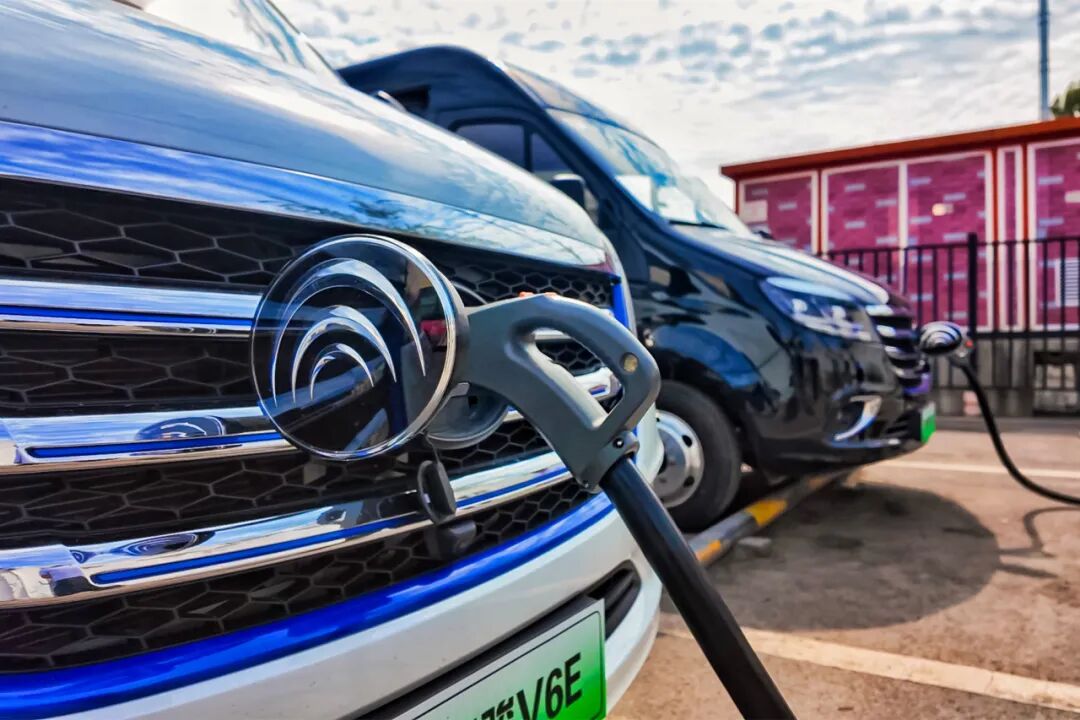 实力共鉴！宇通天骏V6E荣获“2025年度用户信赖引领奖”