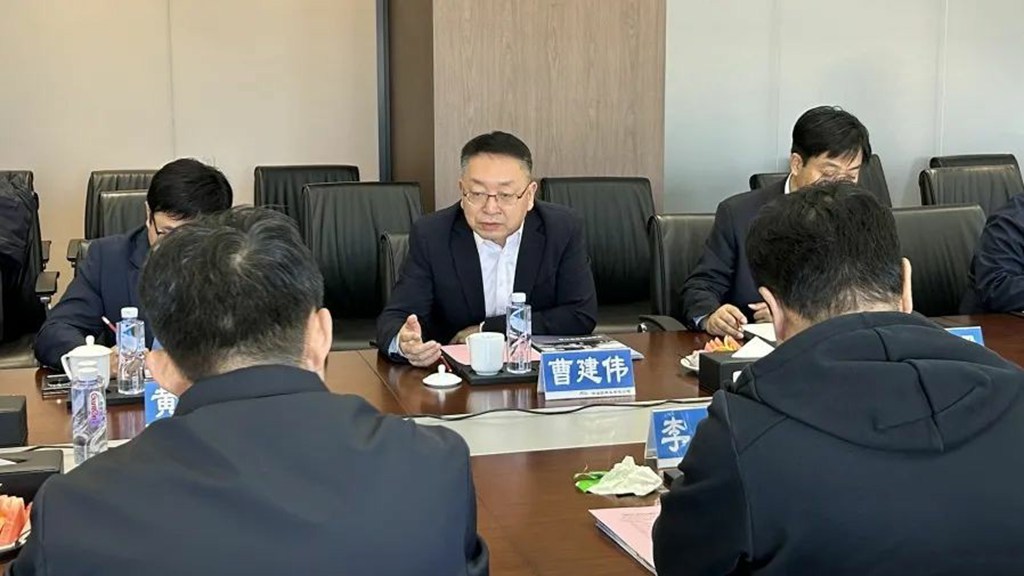 哈密市考察团莅临宇通重卡，共绘氢能零碳物流蓝图