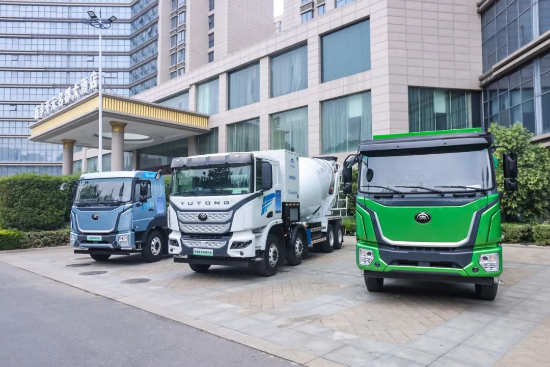 跑赢每一度丨从乌市到新乡，宇通重卡唱响新品上市“双城记”