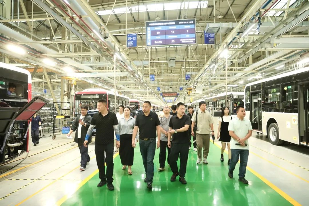 山河万里，宇通知己丨他们走进宇通制造的第一现场