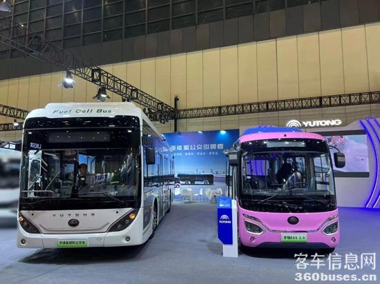 “绿”动中原！宇通F10、宇萌E6S 2.0组团亮相郑州新能源车展