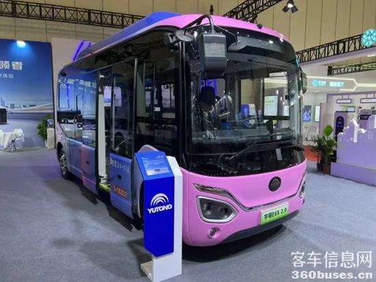 “绿”动中原！宇通F10、宇萌E6S 2.0组团亮相郑州新能源车展