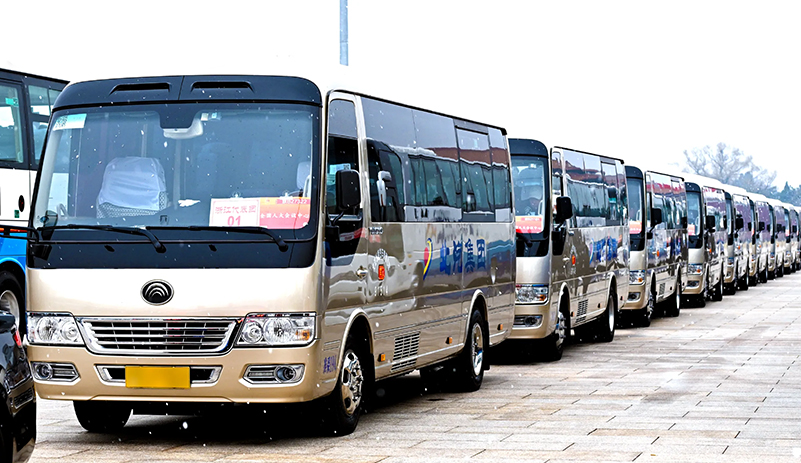 再担重任！宇通连续22年主力服务全国两会