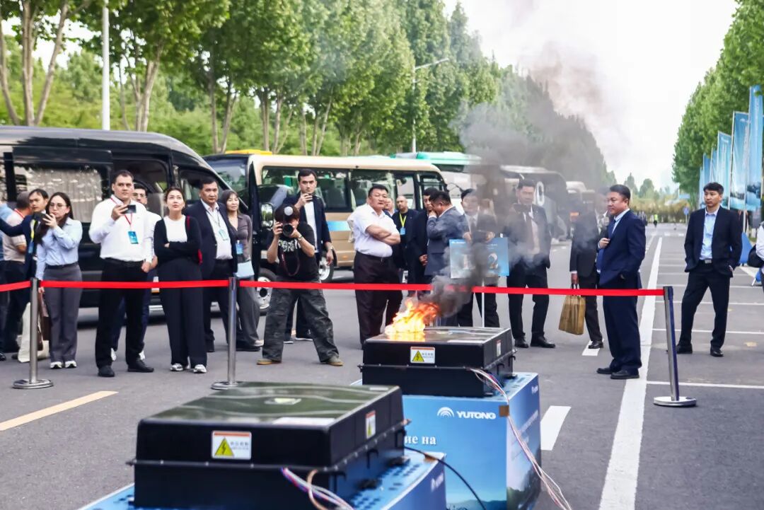二十余载深耕丝路,宇通以长期主义点亮中亚绿色交通未来 二十余载深耕丝路,宇通以长期主义点亮中亚绿色交通未来