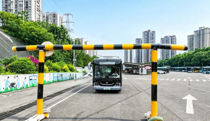 智能安全新征程！2026公交安全公益行重庆启航