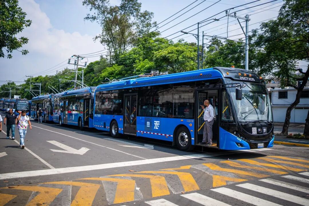 宇通获《人民日报》专题报道丨不仅是交通工具,更是改变城市的重要力量 宇通获《人民日报》专题报道丨不仅是交通工具,更是改变城市的重要力量