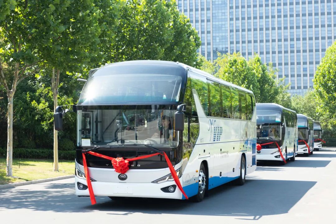 纵贯南北批量交付，宇通客车助推旅游高端、电动化转型