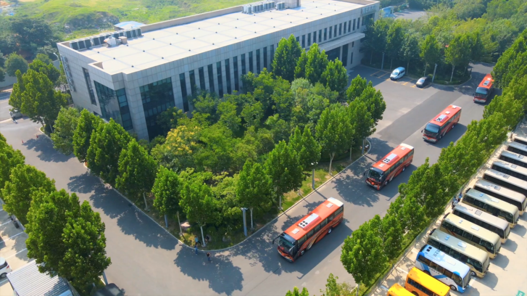 暑期旅游正当时，宇通带你解锁高端出行体验