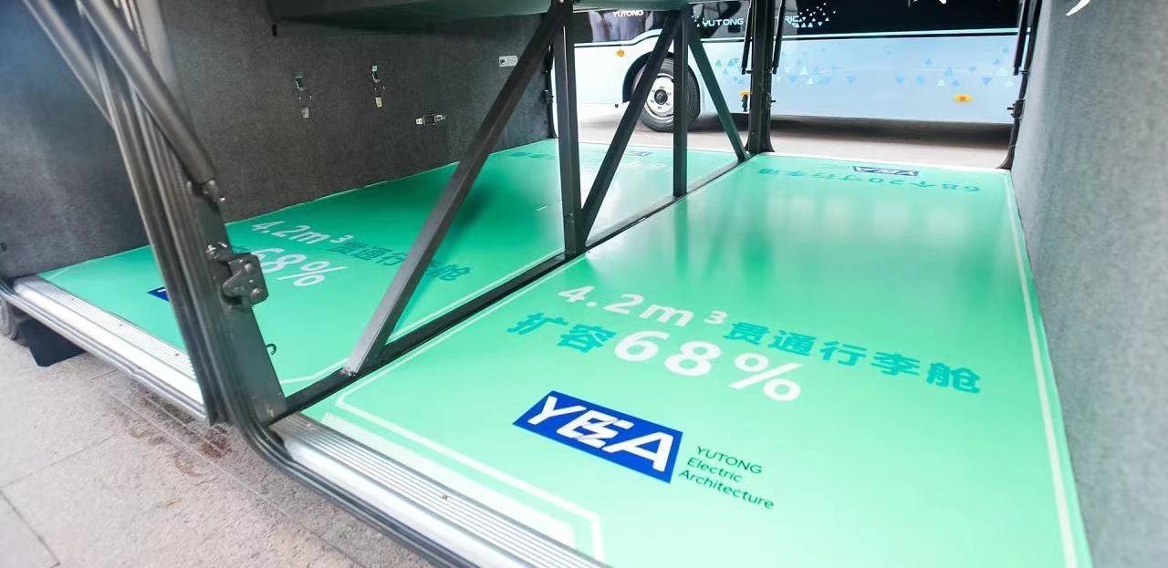 一车多能！宇通跨界巴士来了