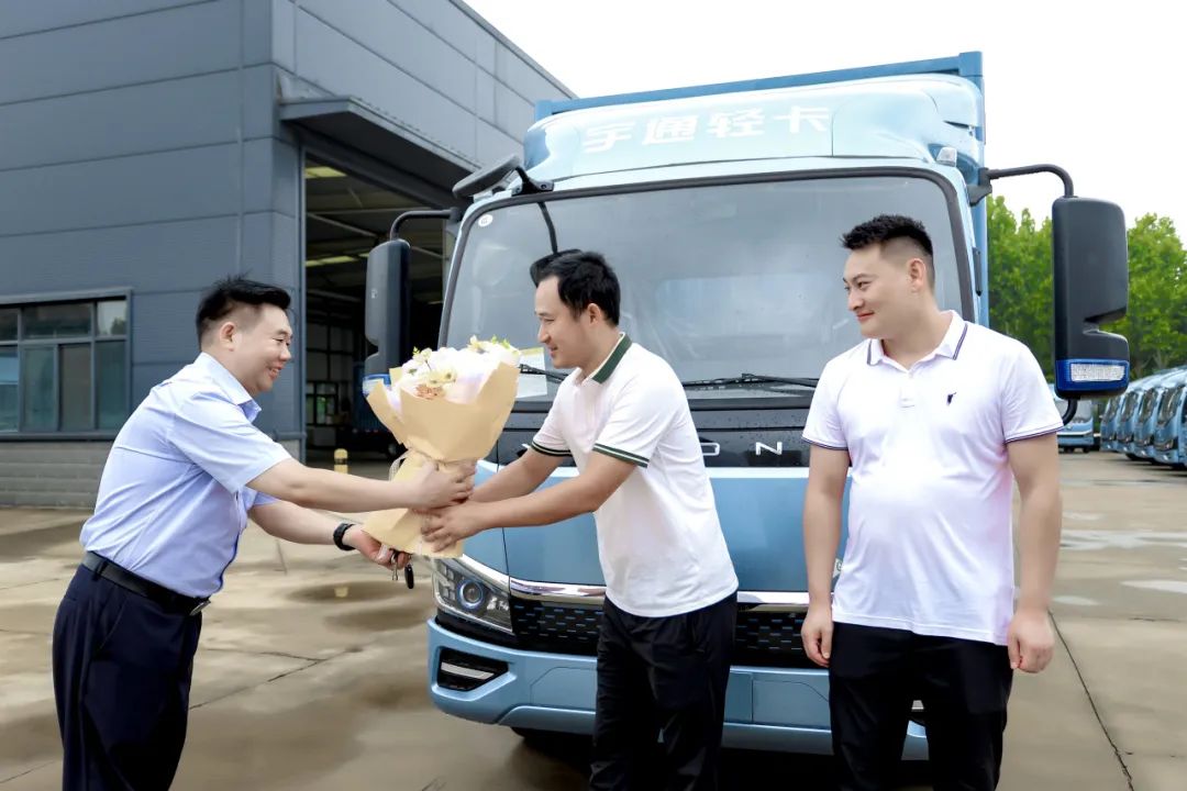 宇通氢燃料轻卡批量交付！“氢擎”构建绿色物流
