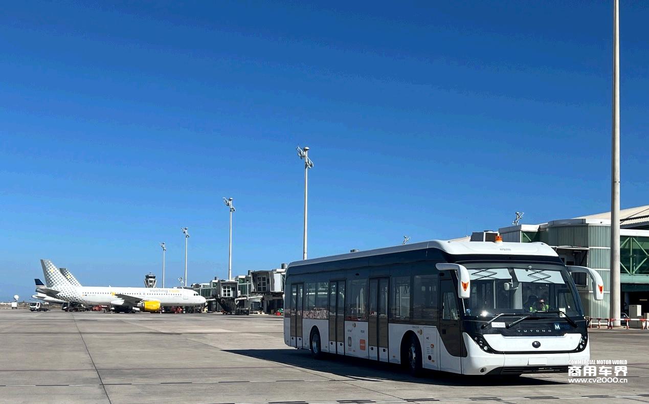 宇通机场摆渡车:以“新质”创“高质”,中国品质叫响全球市场 宇通机场摆渡车:以“新质”创“高质”,中国品质叫响全球市场