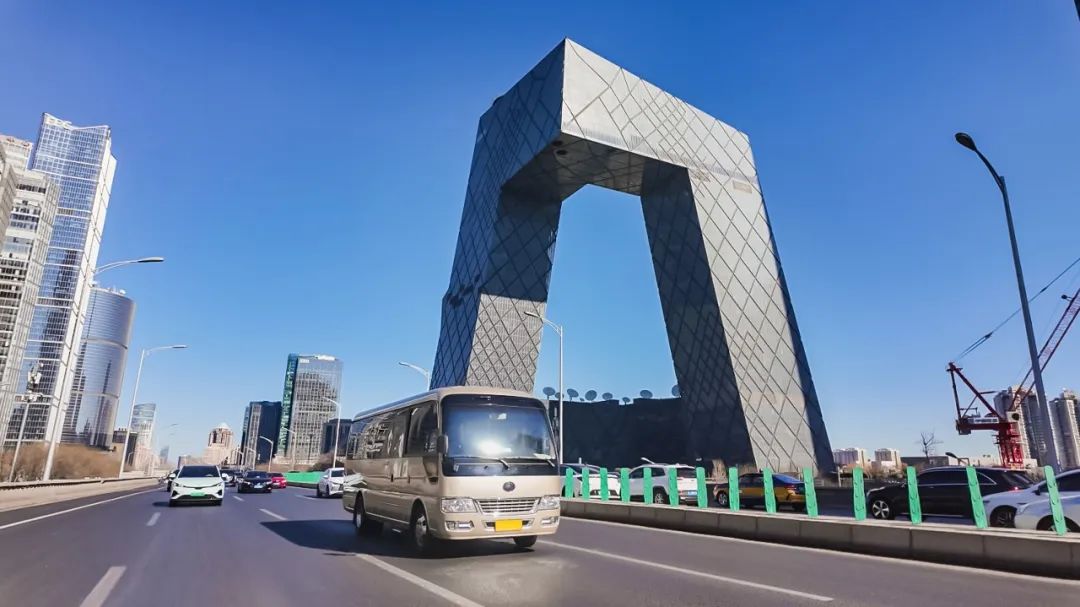 本次两会唯一高端公商务客车！宇通T7十年铸就品牌高端之路