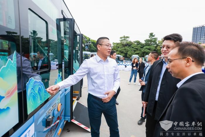 精准服务城市多样化出行 宇通微循环公交批量交付东莞巴士