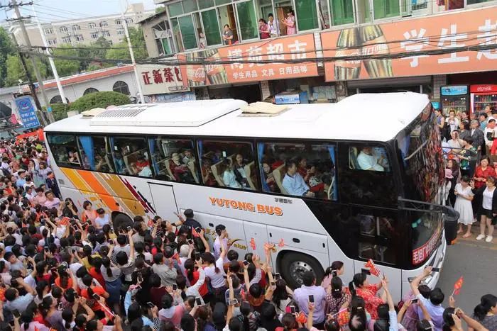 温情护航，为什么它能频上“热搜”？