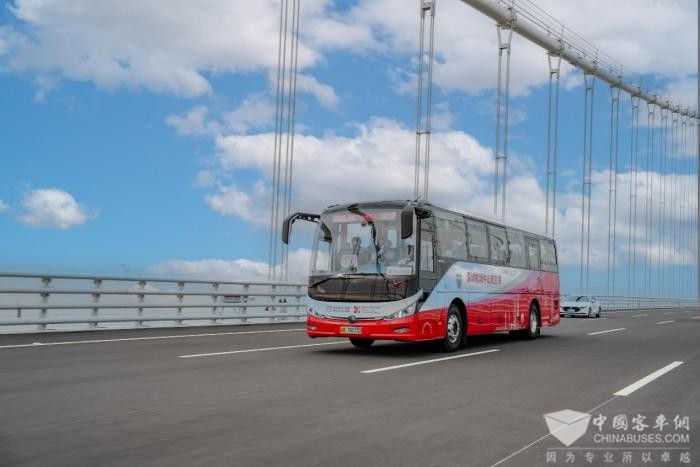 化身时尚icon 宇通C11E担纲世界旅游小姐总决赛指定用车