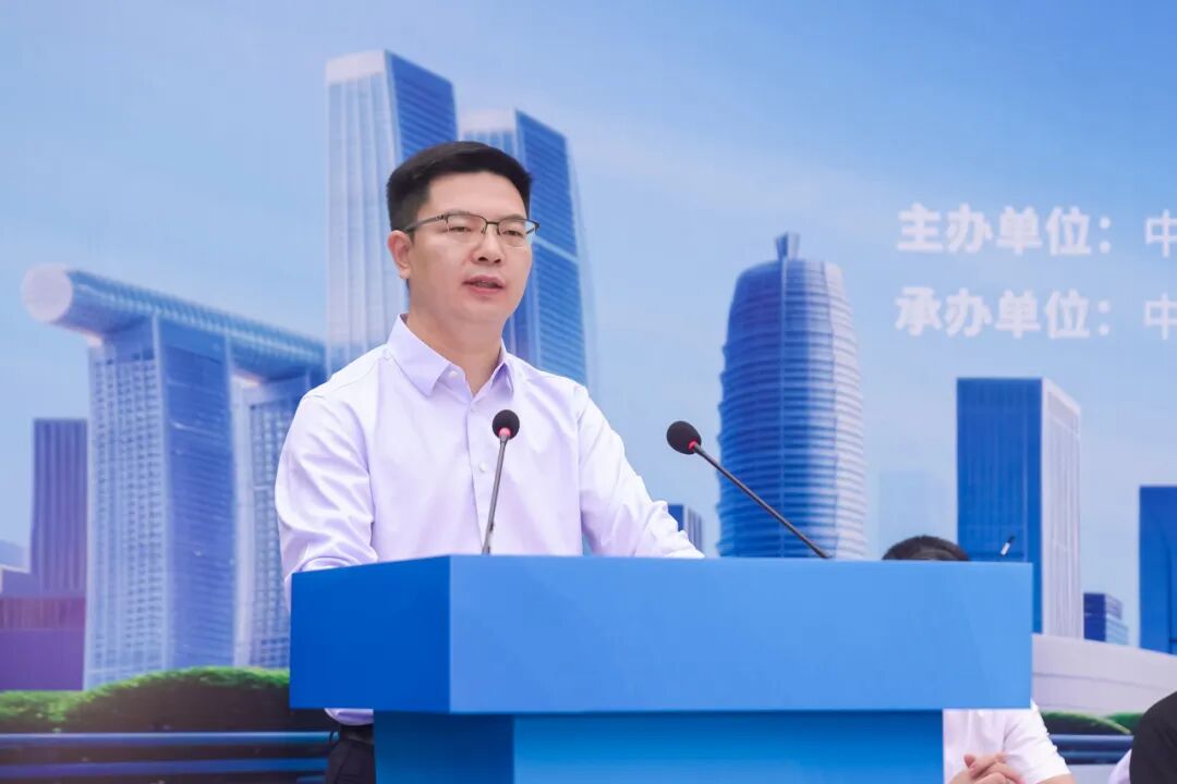 智能安全新征程!2026公交安全公益行重庆启航 图片