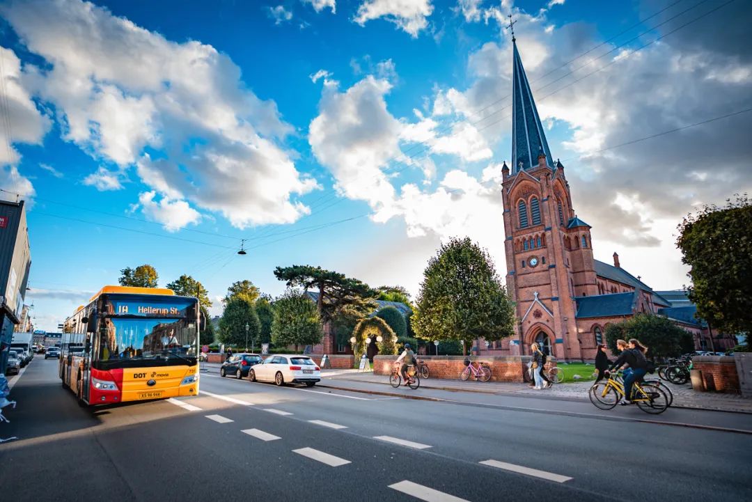 “点题”全国两会,宇通响亮作答 图片