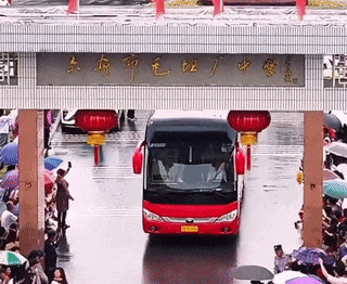 温情护航，为什么它能频上“热搜”？