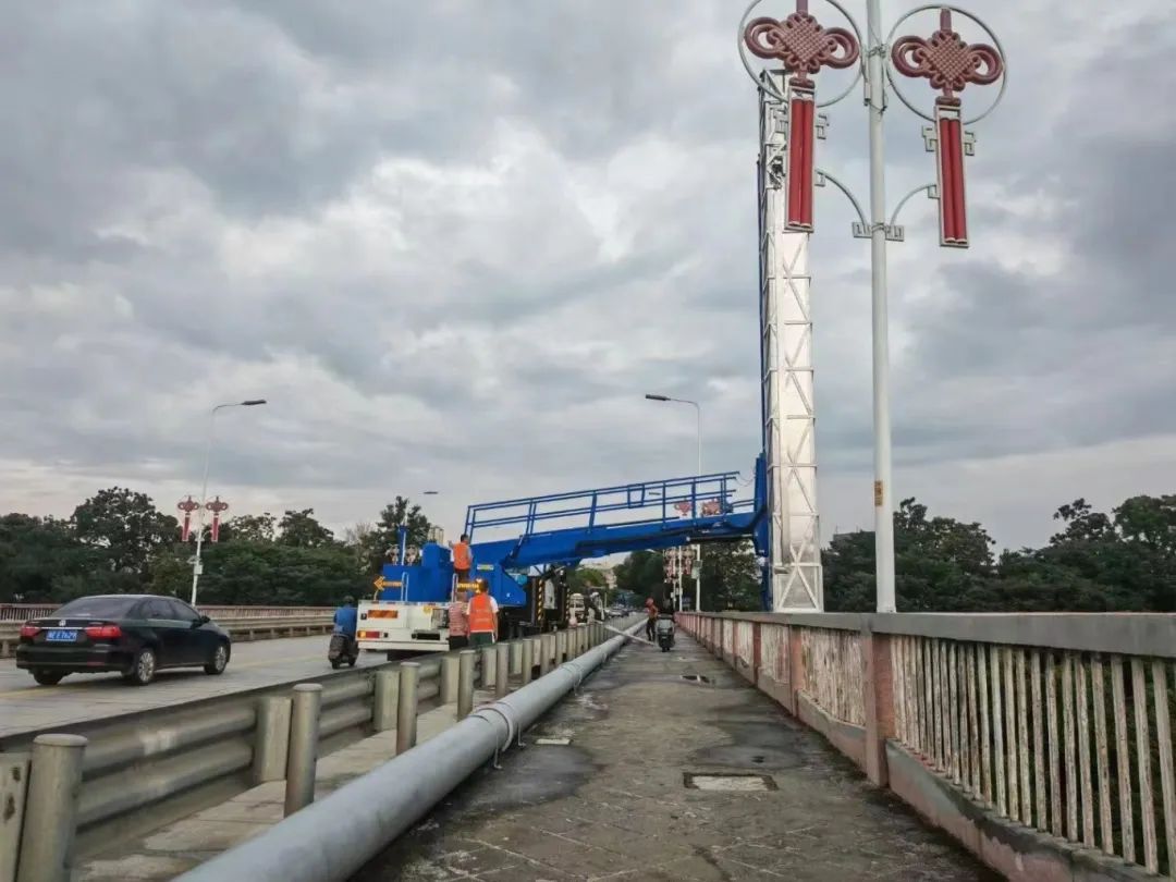 10台陆续发车！吉鼎力携手宇通重装共绘桥梁检测新篇章