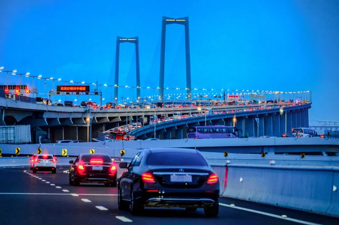 超级工程深中通道今日通车！宇通首航领跑