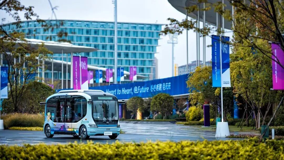 全国首次!宇通自动驾驶方案规模化应用民航旅客摆渡场景 图片