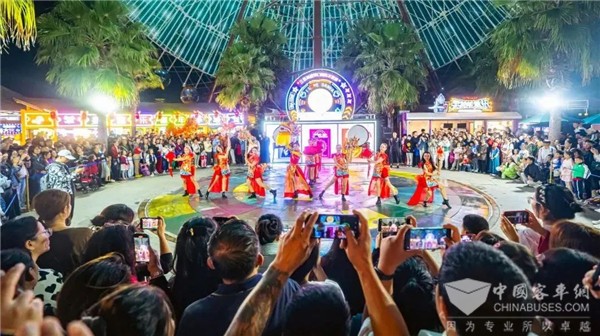 绿色文旅新体验!130辆宇通高端新能源旅游客车交付海南 绿色文旅新体验!130辆宇通高端新能源旅游客车交付海南