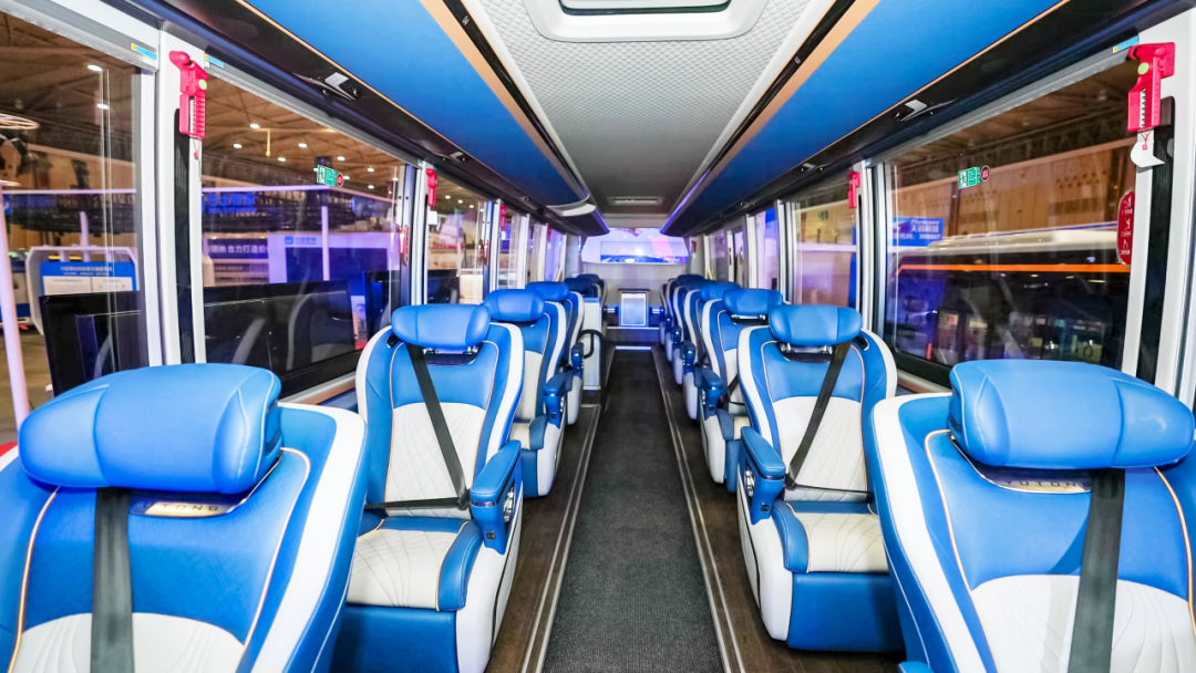 推动行业高质量发展!宇通客车、卡车联袂亮相2025中国道协年会 图片