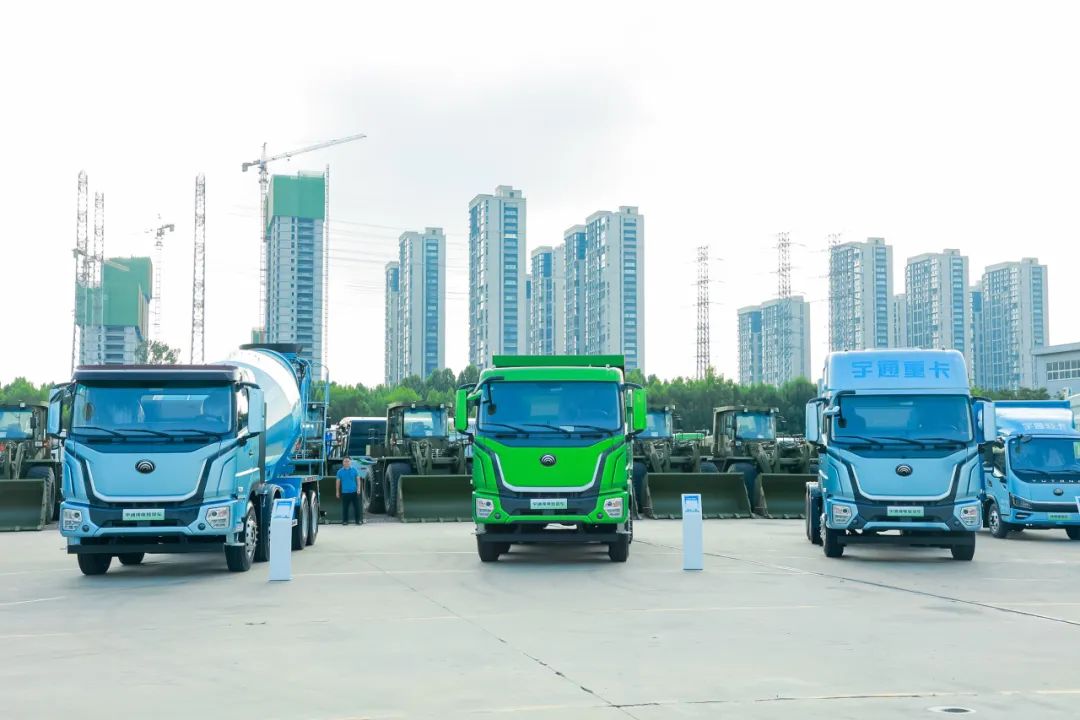 宇通重卡新品上市 现场再掀购车热潮