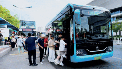 宇通客车——打造“宠粉”新范式！宇通携手临沂公交为十二万歌迷护航