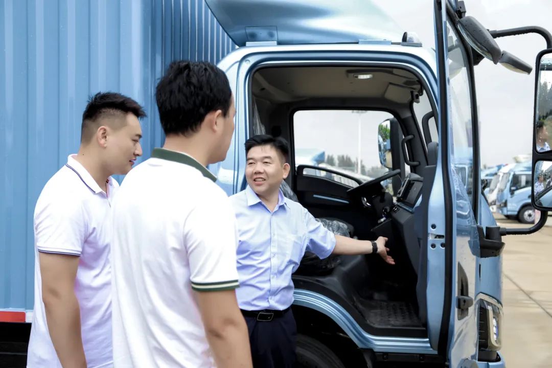 宇通氢燃料轻卡批量交付！“氢擎”构建绿色物流