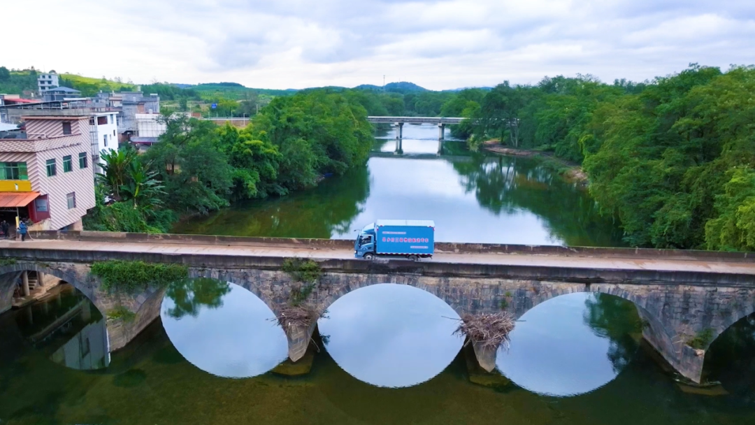 “点题”全国两会,宇通响亮作答 图片