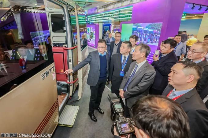 高频吸睛！宇通客车“好产品+好方案”亮相中国道协年会