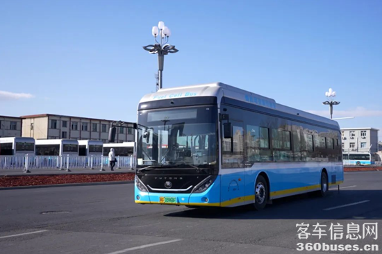 1692923264756052.png 人民日报、新华社点赞,宇通“明星”车队服务亚洲体育盛会
