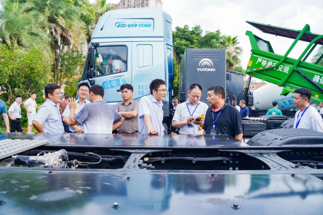 实力见证 | 宇通重卡400度充电牵引车亮相赣州，定义续航新标准